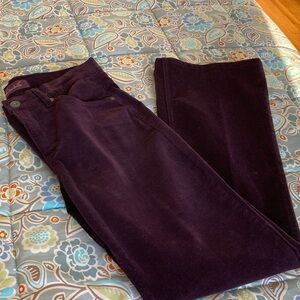 WOMEN’s PINWALE CORDUROY JEANS